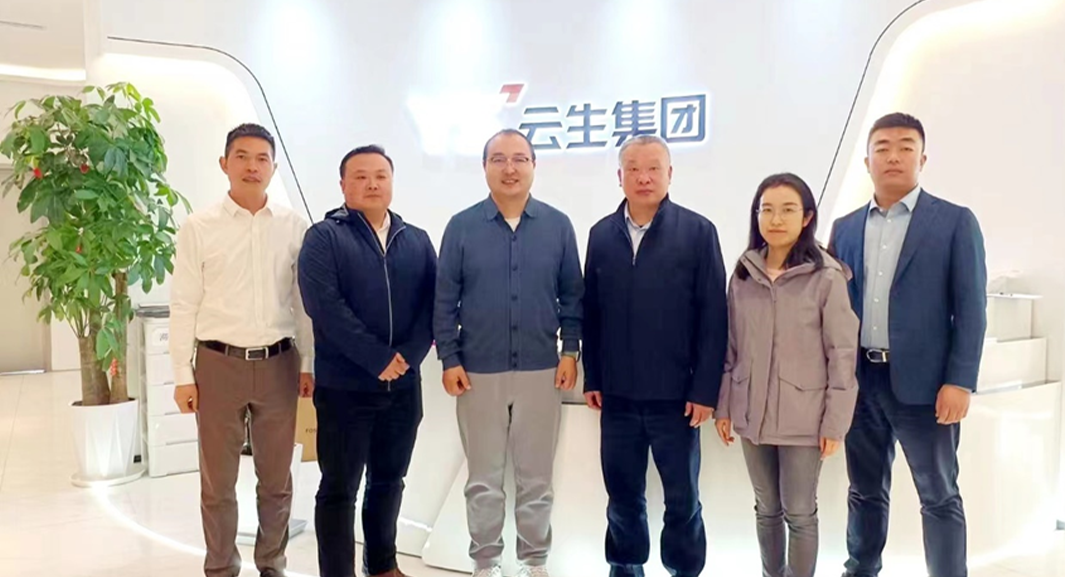 南京市秦淮区人社局领导一行莅临龙8头号玩家集团走访交流