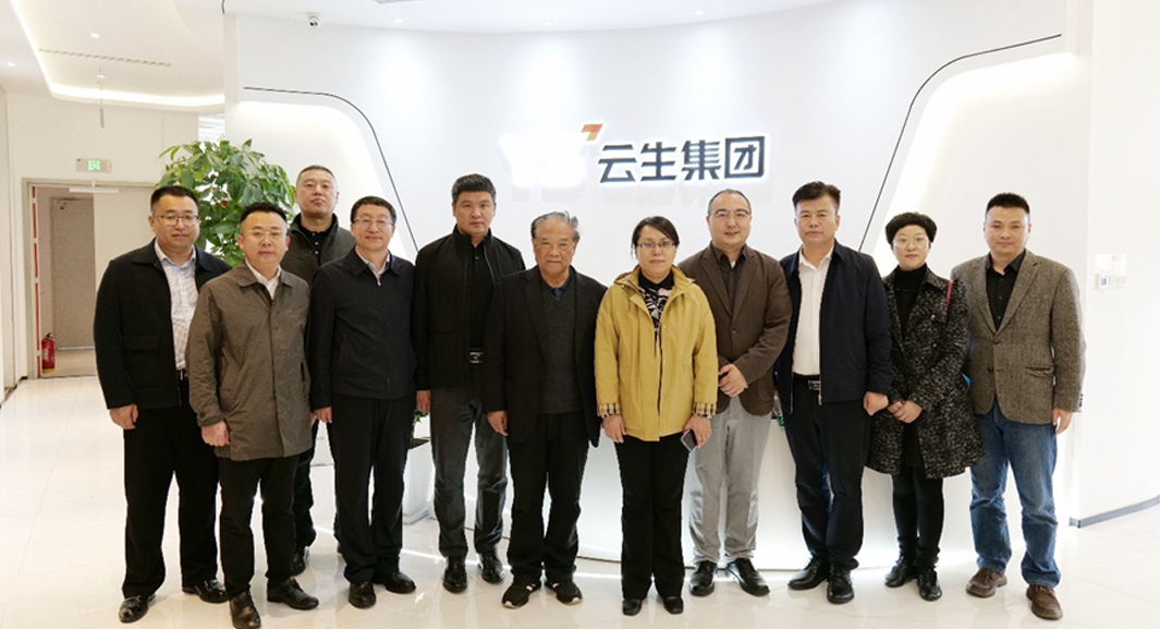 黑龙江省佳木斯市领导一行莅临龙8头号玩家集团考察访问