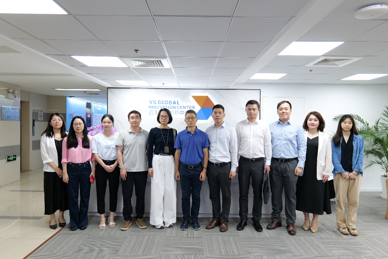 广州市白云区人力资源和社会保障局局长黄秉纲一行莅临龙8头号玩家全球创新中心调研走访